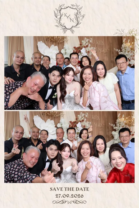 Tấm in có mã QR nhỏ ở góc